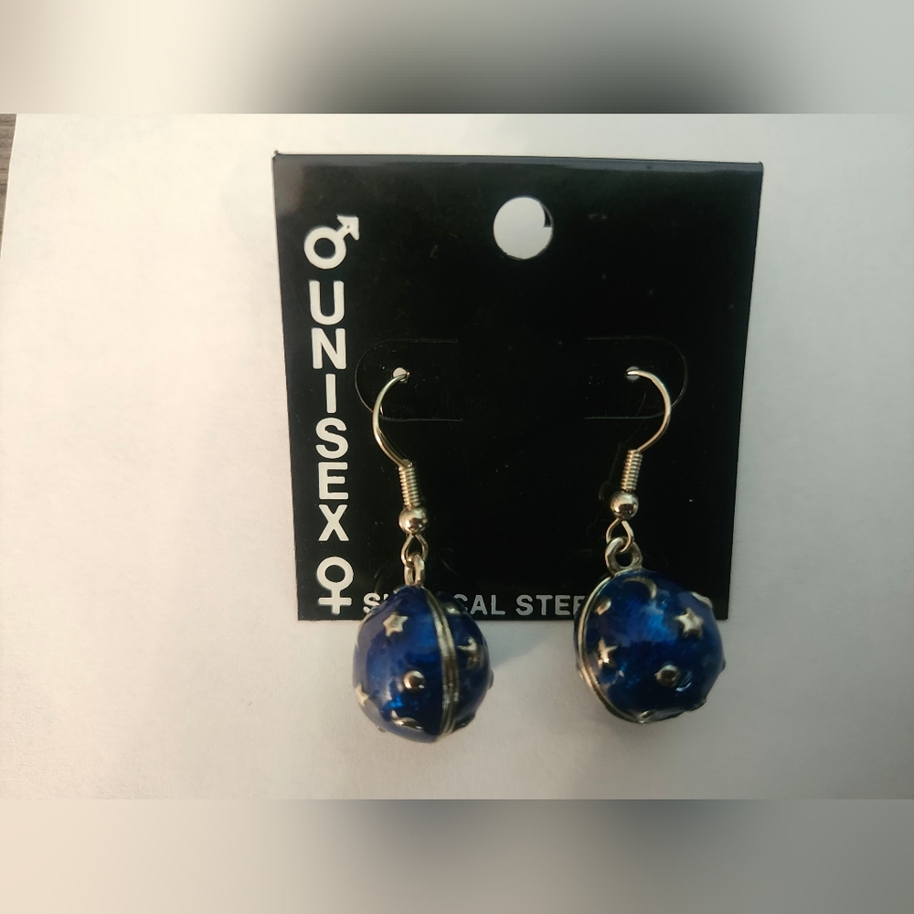 Moon and Stars Earring NWT - Picture 2 of 3